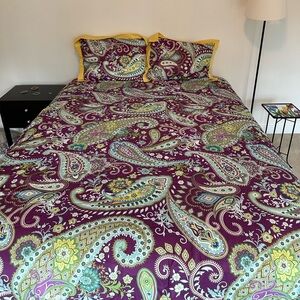 Full/Queen bedspread and shams